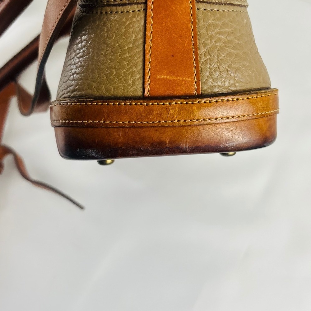 Vtg. Dooney & Bourke All Weather Leather Domed Satchel Taupe British Tan Bag - Picture 15 of 15
